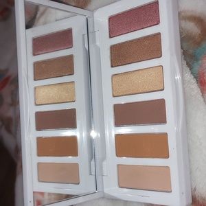 Dessert Rose eyeshadow palette